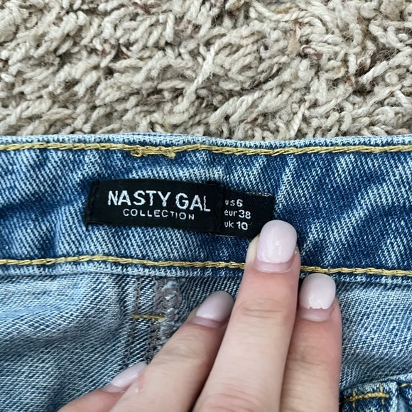 Nastygal denim ripped mom jeans - Picture 3 of 3